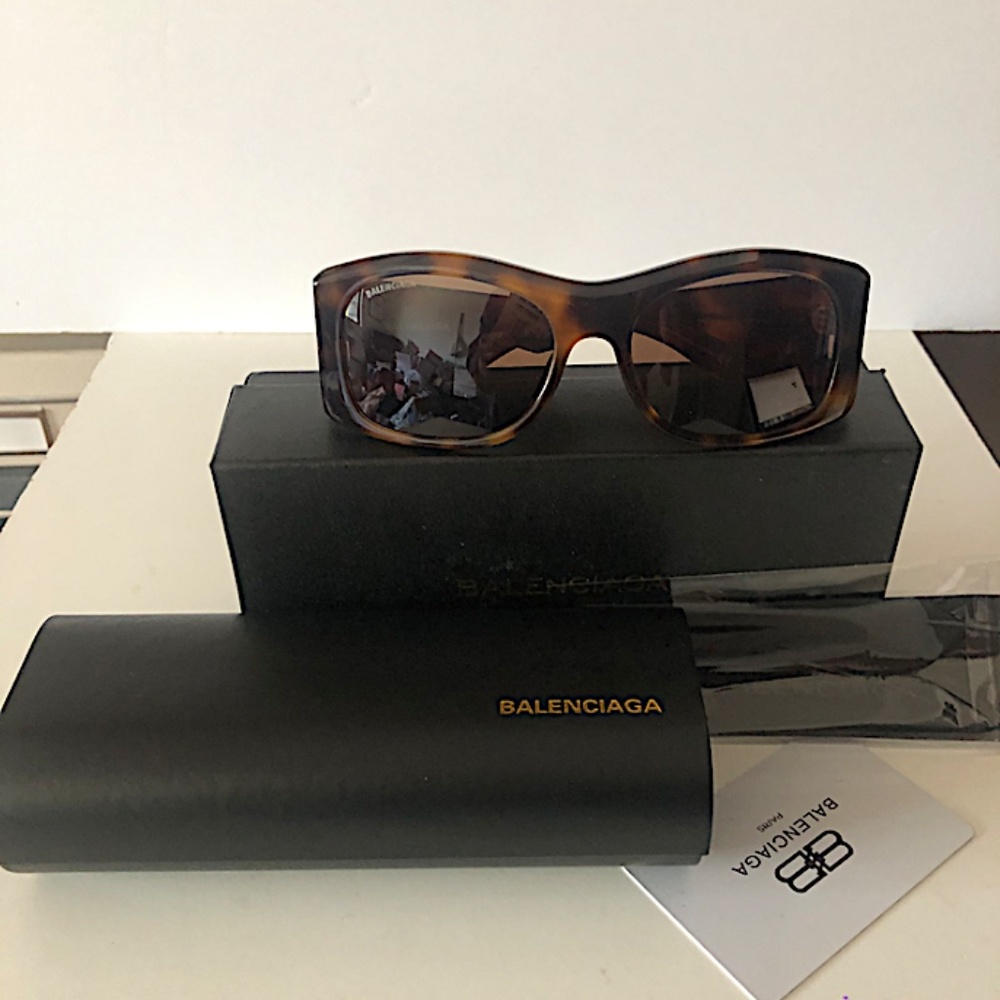 Balenciaga Unisex Sunglasses Wraparound Havana BB0001S-002 59 - Picture 6 of 13